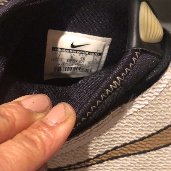 Nike Zoom - hightop bball shoes. - Picture 8 of 11